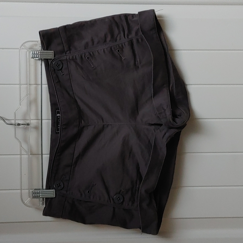 Talula Aritzia dark brown button super shorts size US 6 stretchy